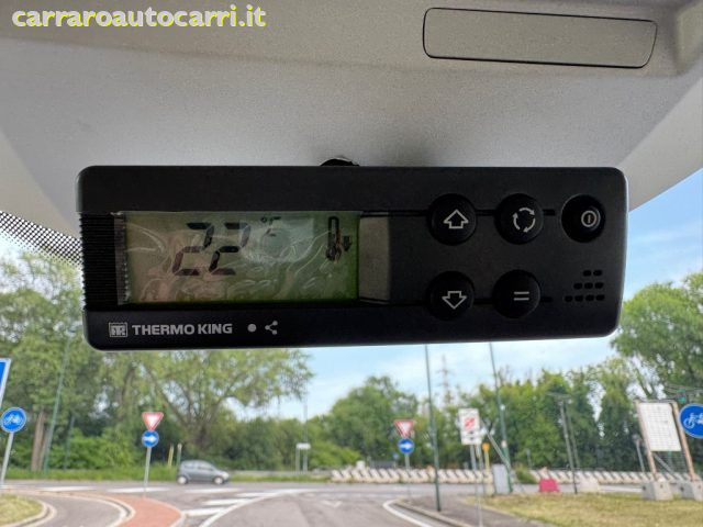 VOLKSWAGEN Crafter usata, con Isofix
