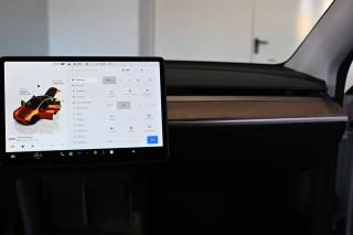 TESLA Model Y usata, con Park Distance Control