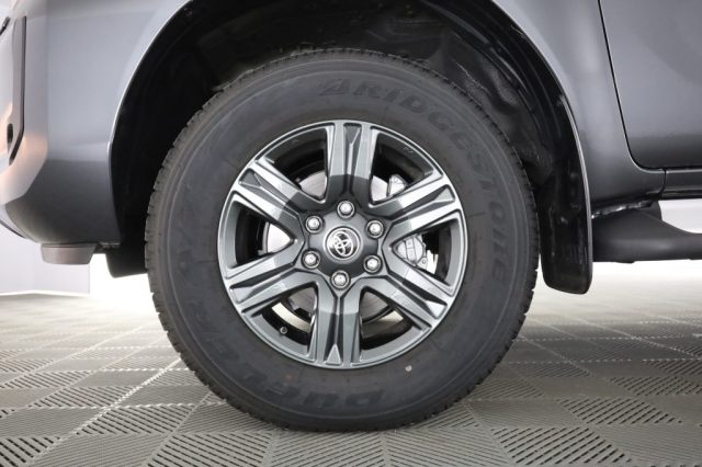 TOYOTA Hilux usata 8