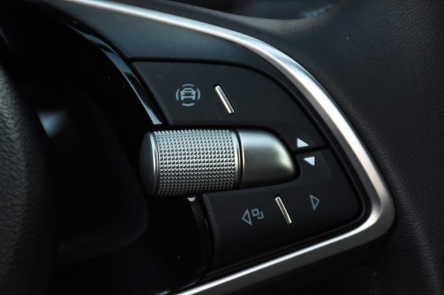 SKODA Karoq usata, con USB