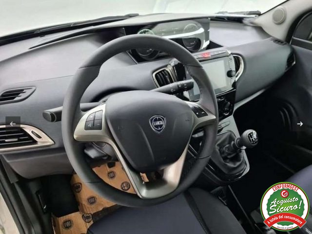 LANCIA Ypsilon usata, con Autoradio