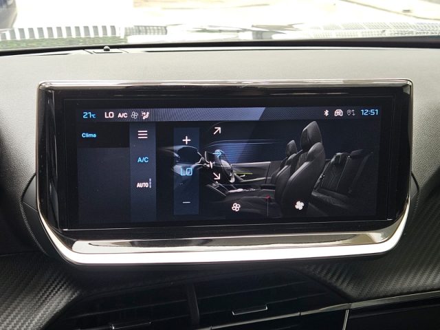 PEUGEOT 2008 usata, con Sistema di navigazione