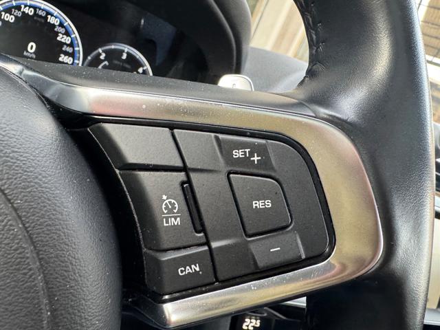 JAGUAR F-Pace usata, con Sistema di navigazione