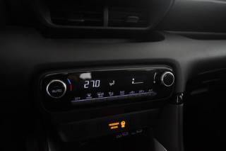 TOYOTA Yaris usata 8