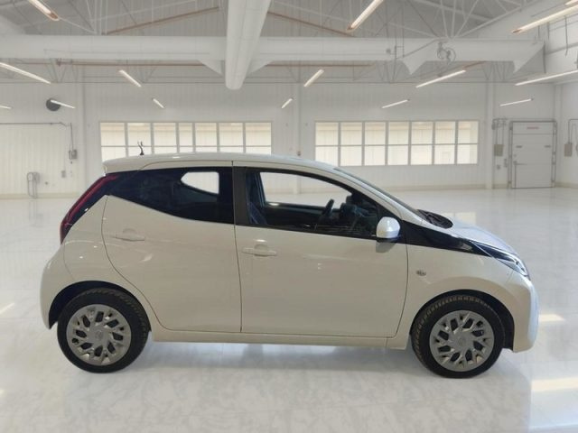 TOYOTA Aygo usata, con Autoradio
