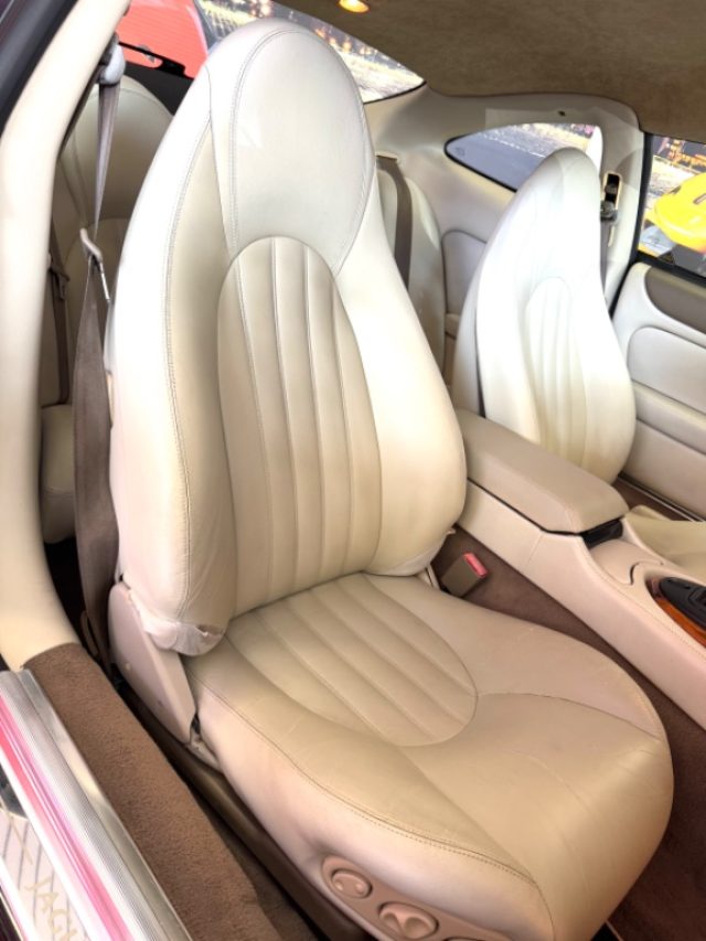 JAGUAR XK8 usata, con Autoradio