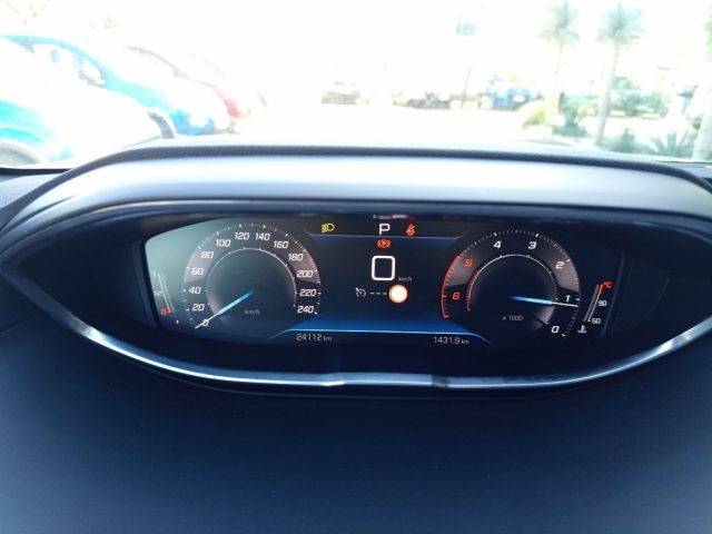PEUGEOT 3008 usata, con Autoradio digitale