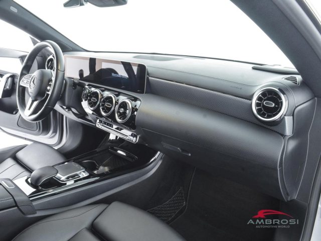 MERCEDES-BENZ CLA 180 usata 12