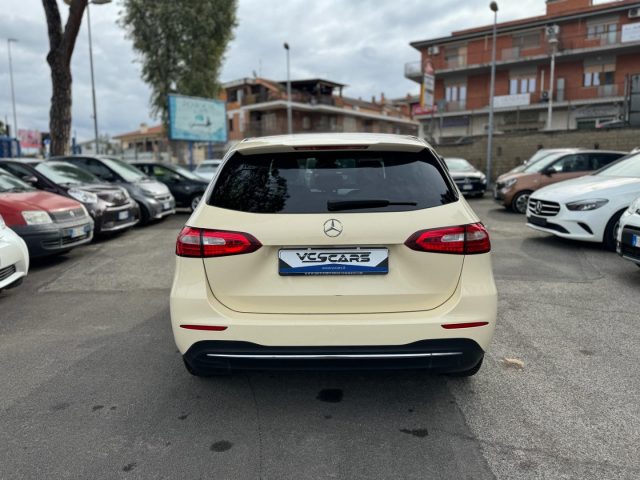 MERCEDES-BENZ B 180 usata, con Alzacristalli elettrici