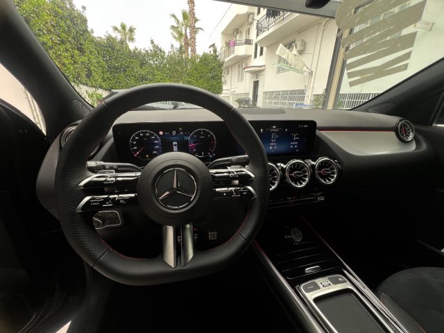 MERCEDES-BENZ GLA 180 usata, con Sistema di navigazione