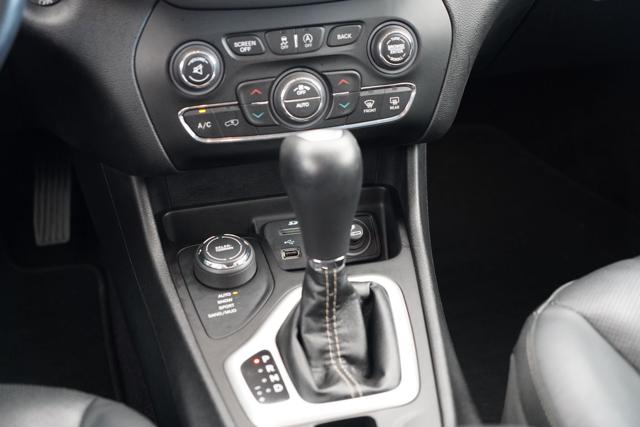 JEEP Cherokee usata, con Bluetooth