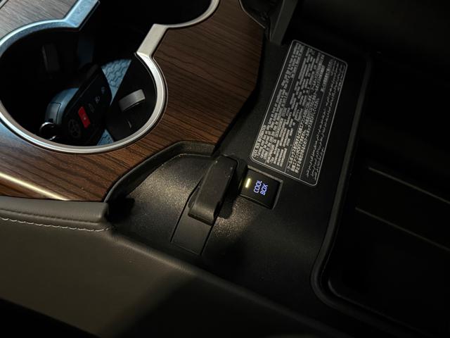 TOYOTA Land Cruiser usata, con USB