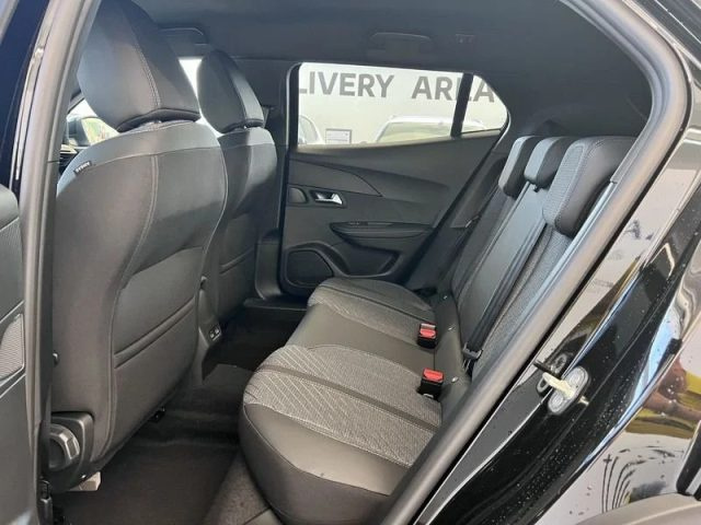 PEUGEOT 2008 usata, con Sedile posteriore sdoppiato