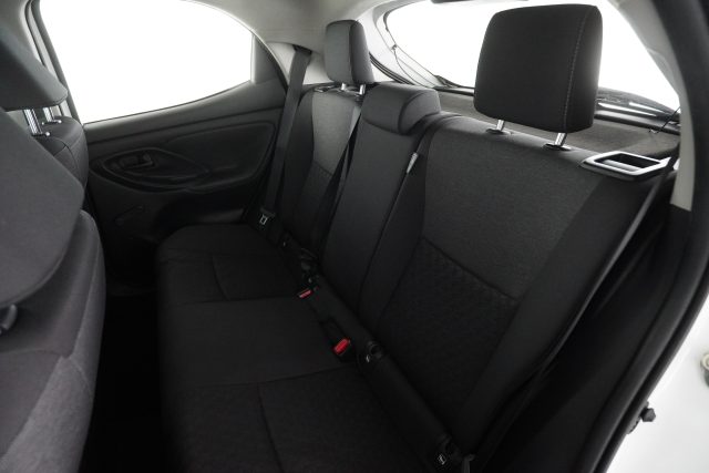 TOYOTA Yaris usata 3