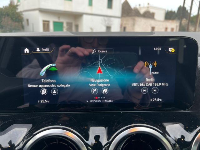 MERCEDES-BENZ GLA 180 usata 22