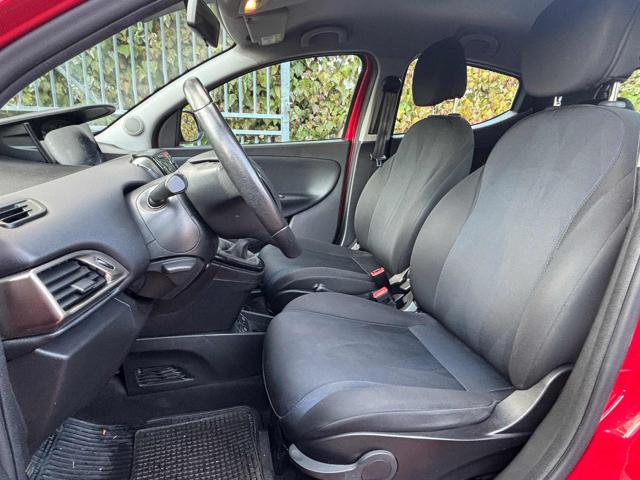 LANCIA Ypsilon usata, con ESP