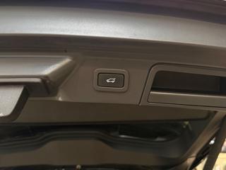 LAND ROVER Range Rover Velar usata, con USB