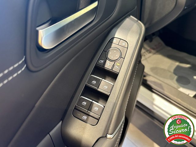 NISSAN Qashqai usata, con Leve al volante
