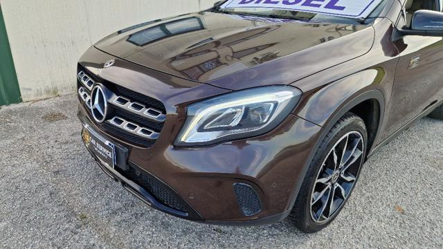 MERCEDES-BENZ GLA 180 usata, con Alzacristalli elettrici