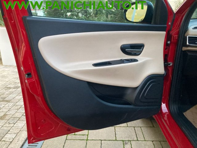 LANCIA Ypsilon usata, con Servosterzo