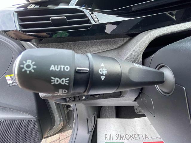 PEUGEOT 308 usata, con Volante in pelle