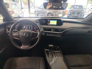 LEXUS UX 250h usata, con Controllo automatico clima