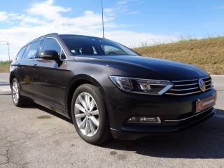 VOLKSWAGEN Passat Variant usata, con Airbag laterali