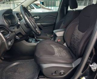 JEEP Cherokee usata, con Autoradio