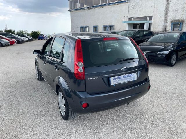 FORD Fiesta usata, con Autoradio