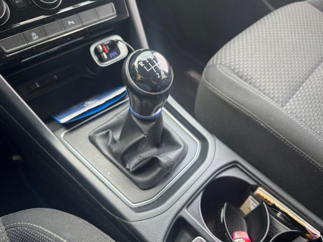 VOLKSWAGEN Touran usata, con Fendinebbia