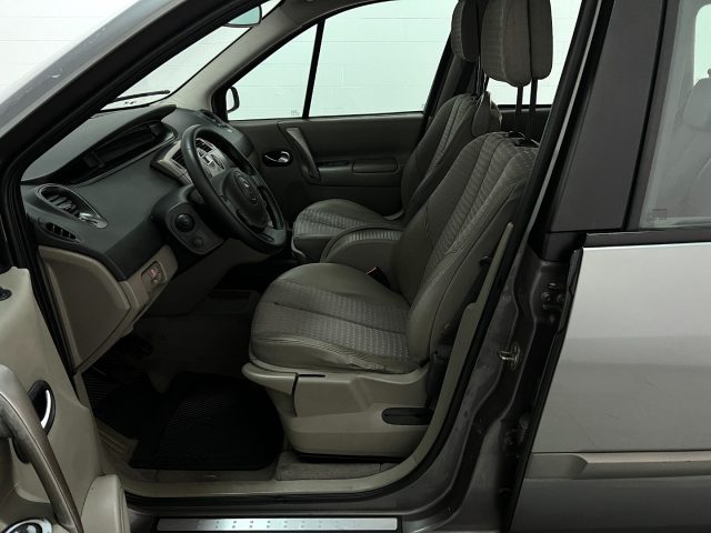 RENAULT Scenic usata, con Interni in pelle