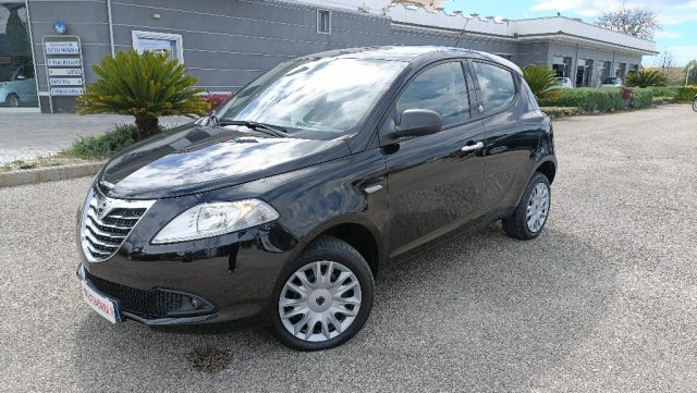 LANCIA Ypsilon usata, con Airbag