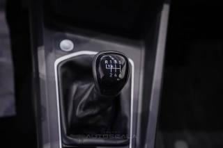 VOLKSWAGEN Golf usata, con USB
