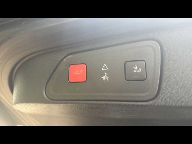 PEUGEOT 3008 usata, con Specchietti laterali elettrici
