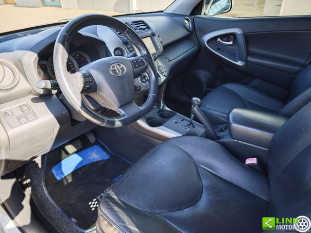 TOYOTA RAV 4 MY23 usata, con Alzacristalli elettrici