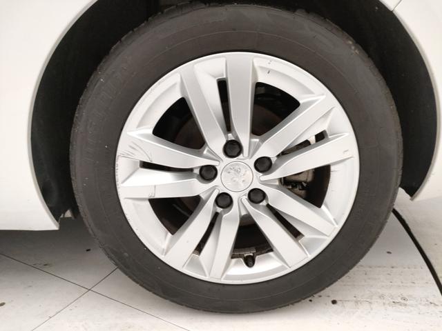 PEUGEOT 308 usata, con Volante in pelle