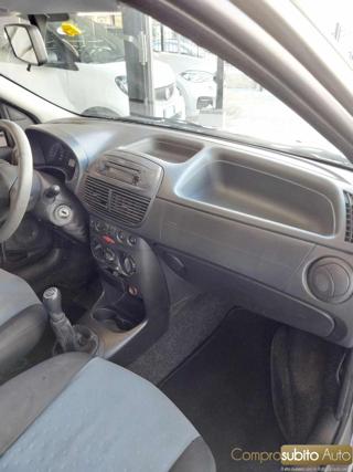 FIAT Punto usata 8