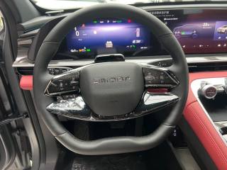 OMODA 9 usata, con Head-up display