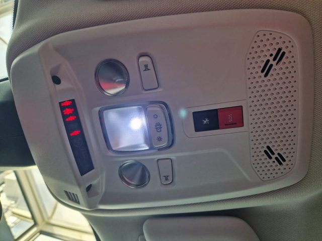 PEUGEOT 2008 usata, con Cruise Control