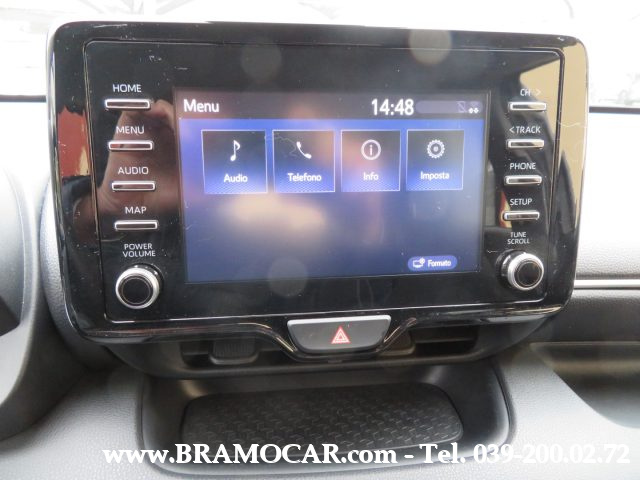 TOYOTA Yaris usata, con USB