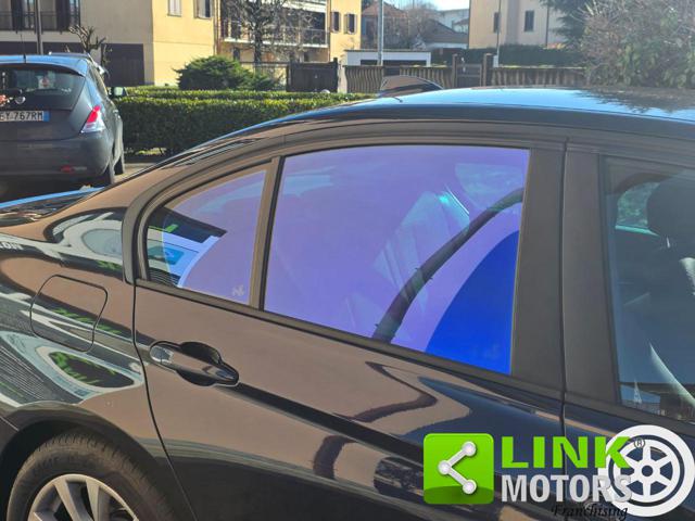 BMW 330 usata, con USB