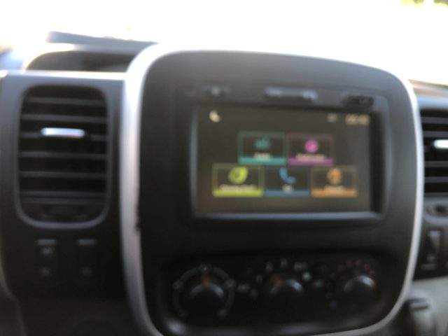 RENAULT Trafic usata, con Bluetooth
