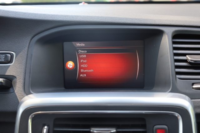 VOLVO V60 usata, con Specchietto retrovisore con funzione antiabbagliamento