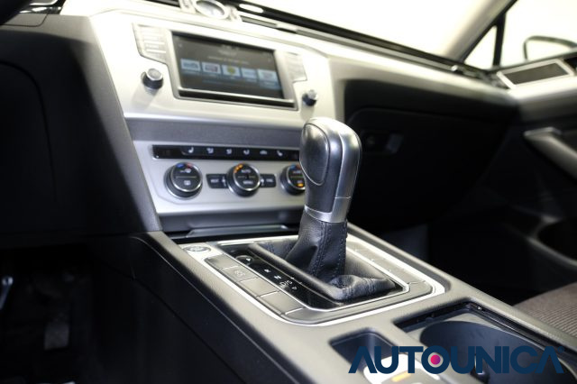 VOLKSWAGEN Passat Variant usata, con Isofix