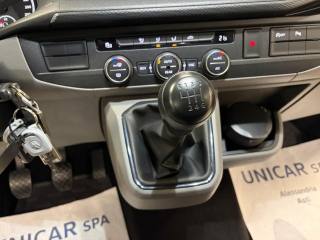VOLKSWAGEN Caravelle usata, con USB
