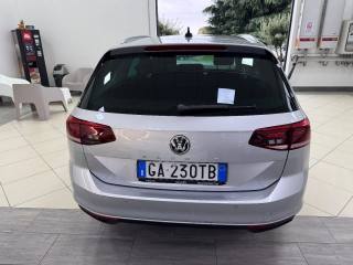 VOLKSWAGEN Passat Variant usata, con Alzacristalli elettrici