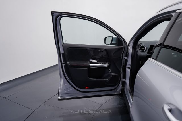 MERCEDES-BENZ GLA 200 usata, con Controllo automatico clima