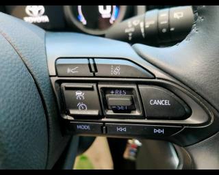 TOYOTA Yaris usata, con Luci diurne LED