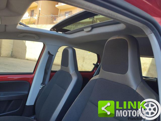 VOLKSWAGEN up! usata 25