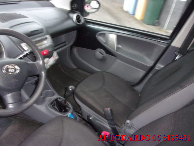 TOYOTA Aygo usata, con Sistema di navigazione